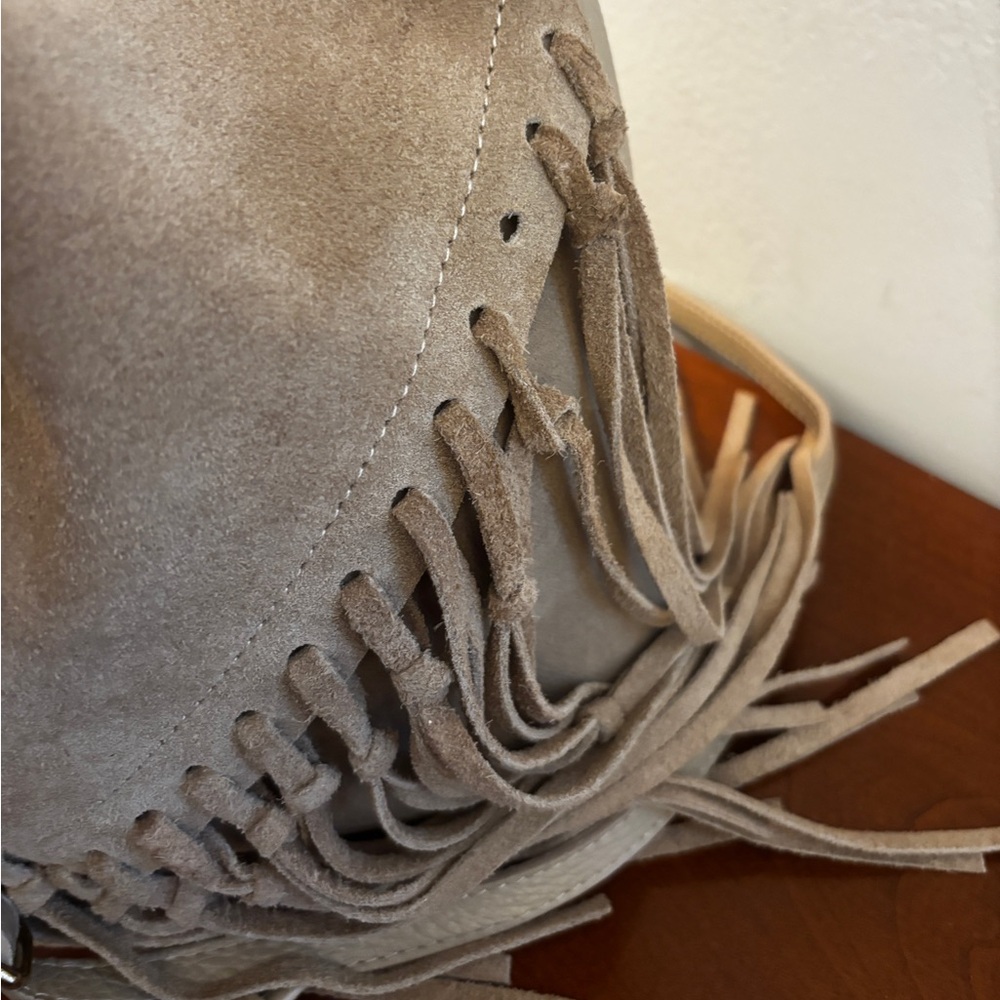 Diva’s Bag Fringe Suede Bucket Bag - Picture 9 of 14